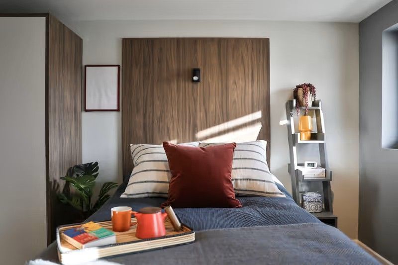 Premium Smaller Studio